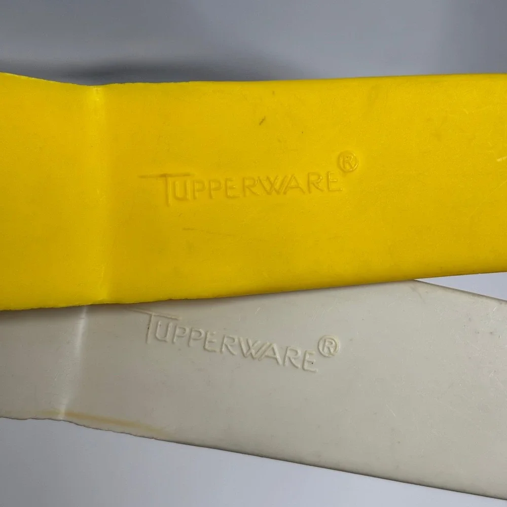 VTG 80s Tupperware Cake Pie Server‎ Slicer Lot of 2 Yellow Cream 1228-3 1228-8
